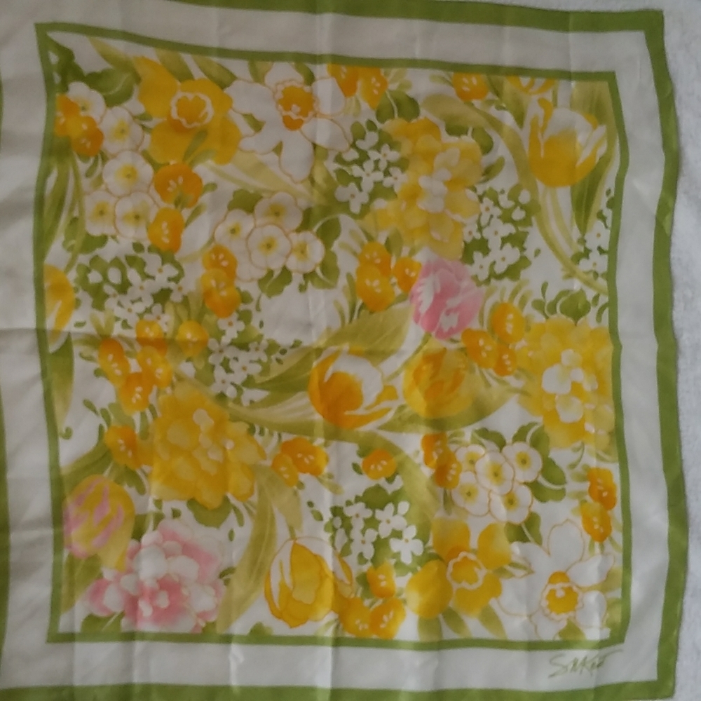 Floral print scarf